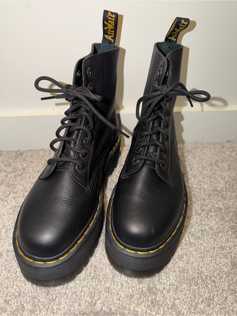 *NWOT* DR MARTENS “1460 PASCAL MAX” Platform Boots in BLACK, Size: 9